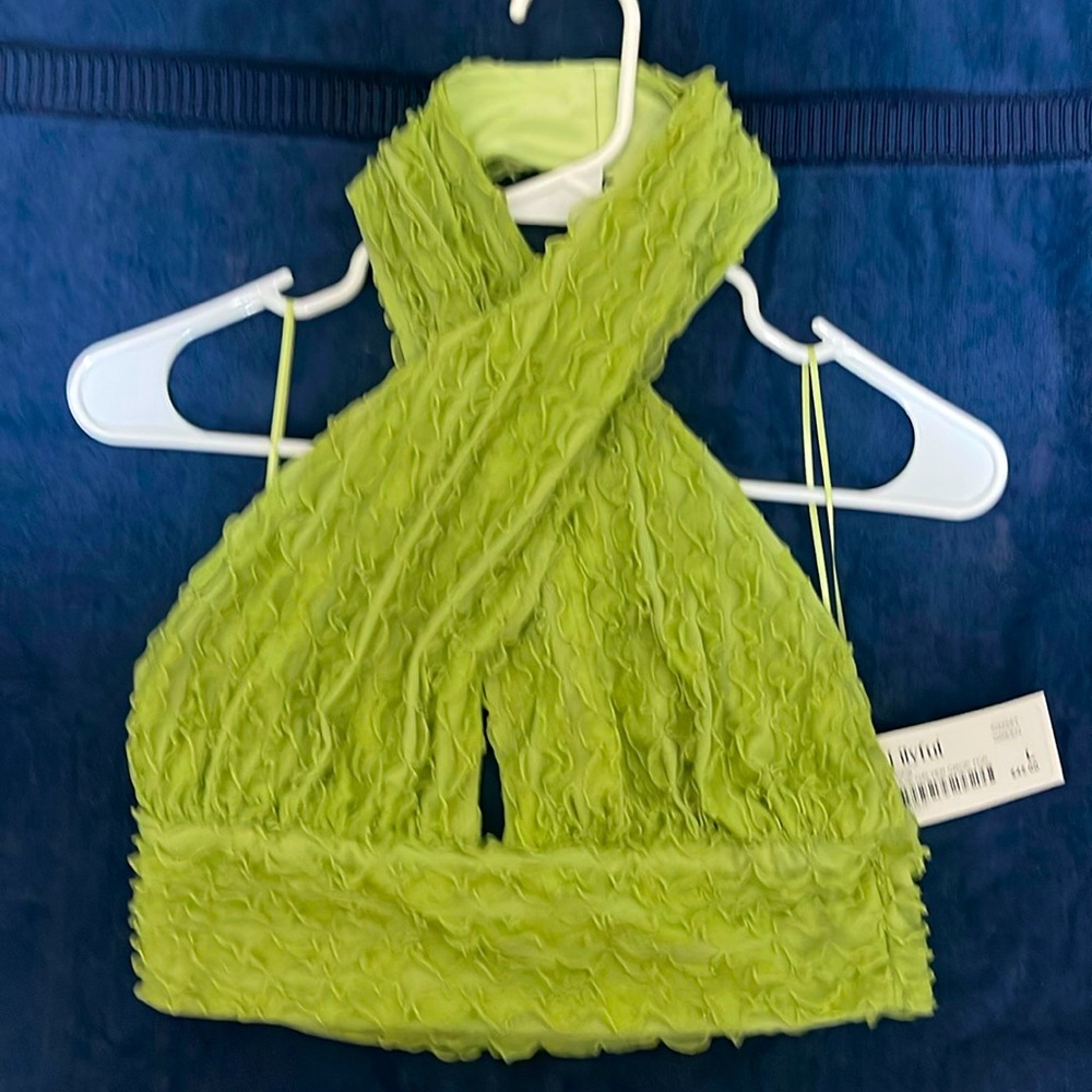NWT Lilyful “Julie” Halter Crop Top, L